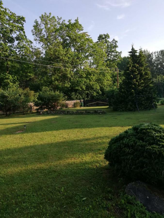 Villa Jaunzemji à Dzeņi Extérieur photo